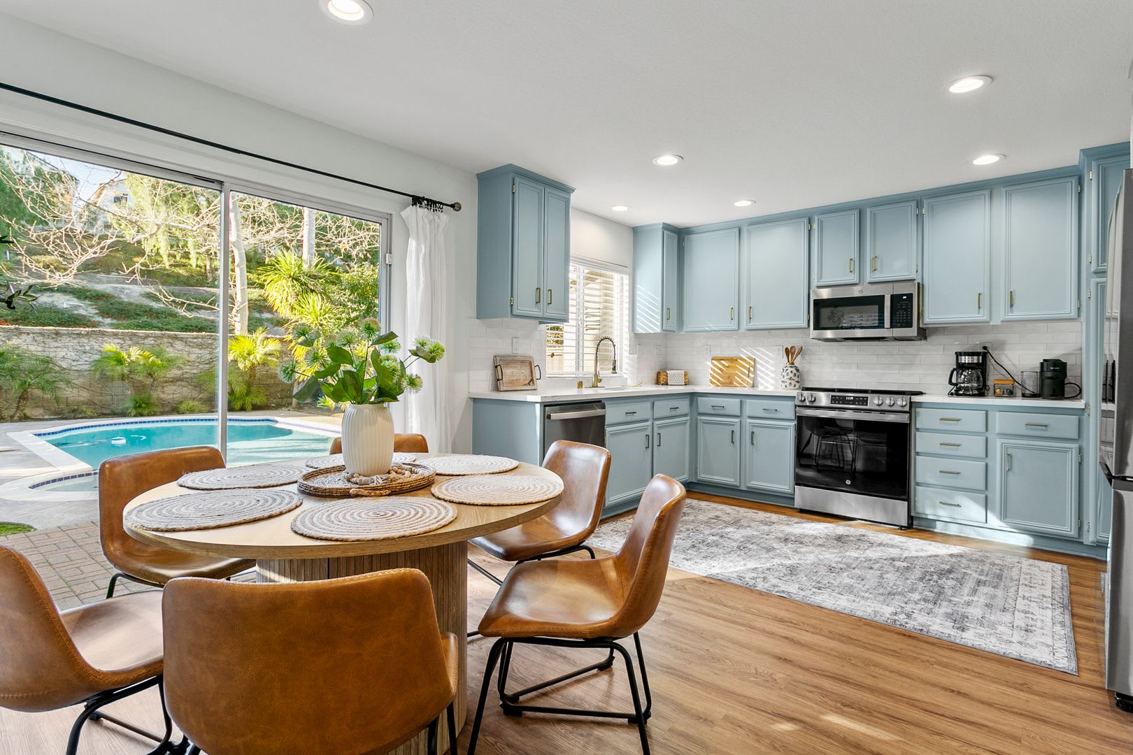 Stunning Aliso Viejo Pool Home 4 Bedroom – photo 4