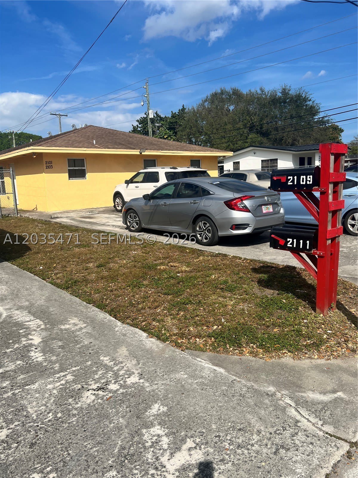 2111 NW 100th St – photo 2