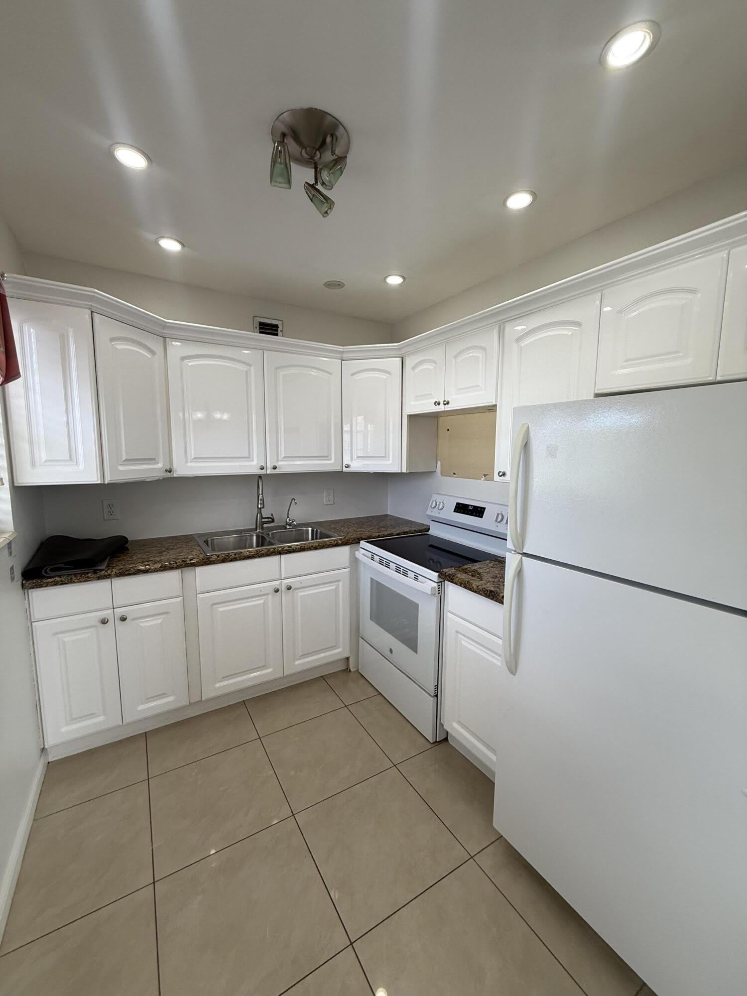 184 Easthampton H – photo 1