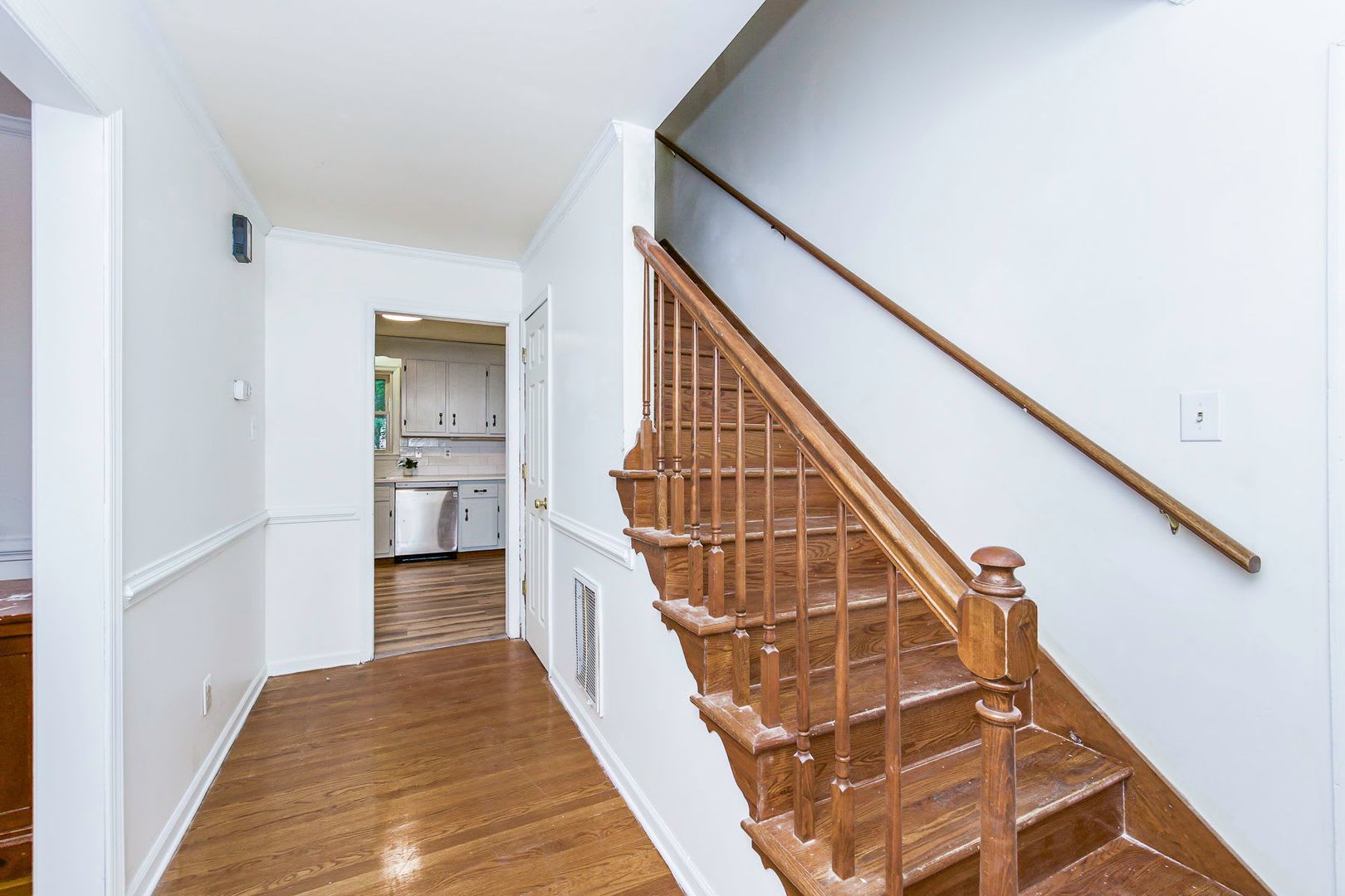 Updated 5Br 3 5Ba On 3 4 Acre Cul De Sac Lot 3 Finished Floors Deck Huge Yard Chester 3100 00 – photo 3
