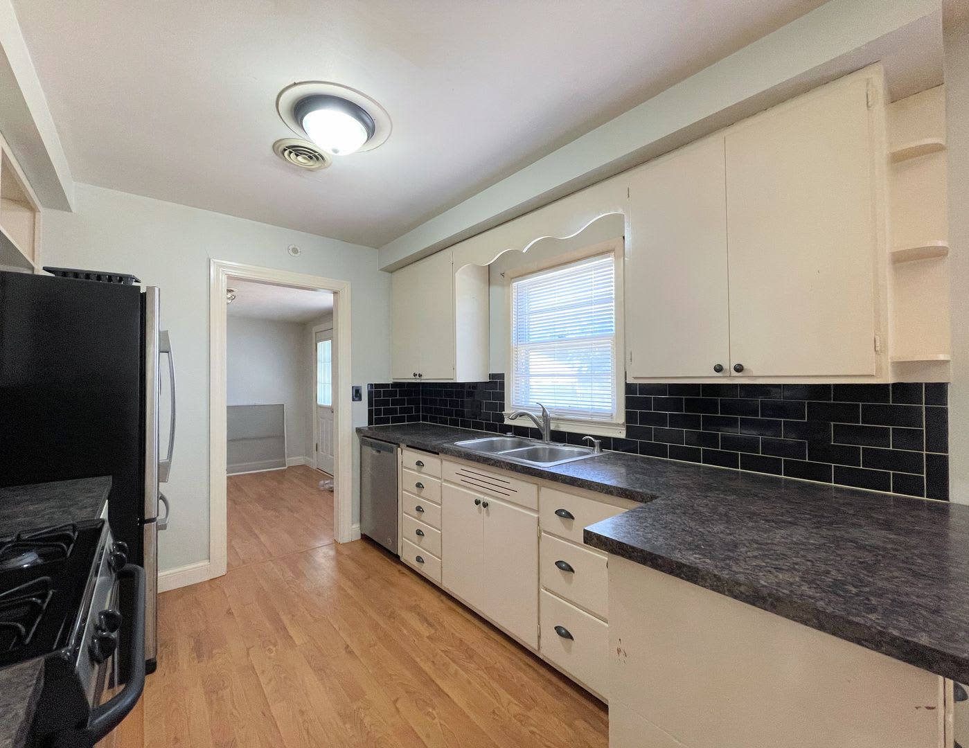Spacious 3-Bedroom, 2-Bathroom Home – photo 5