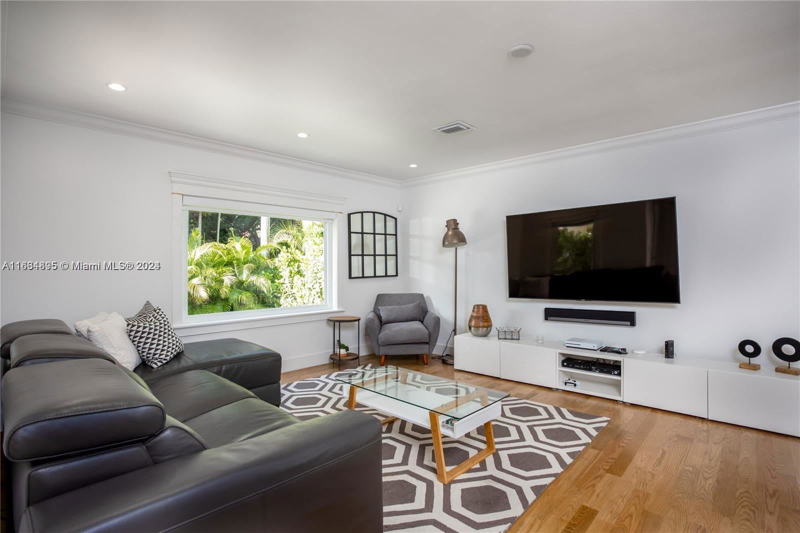 52 Montilla Avenue – photo 3