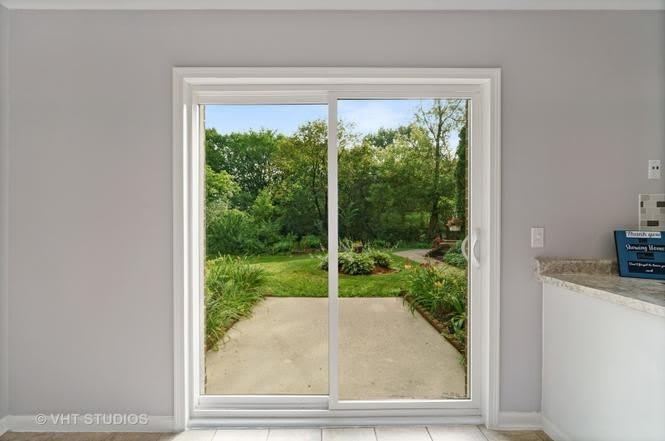450 Valley Drive – photo 3