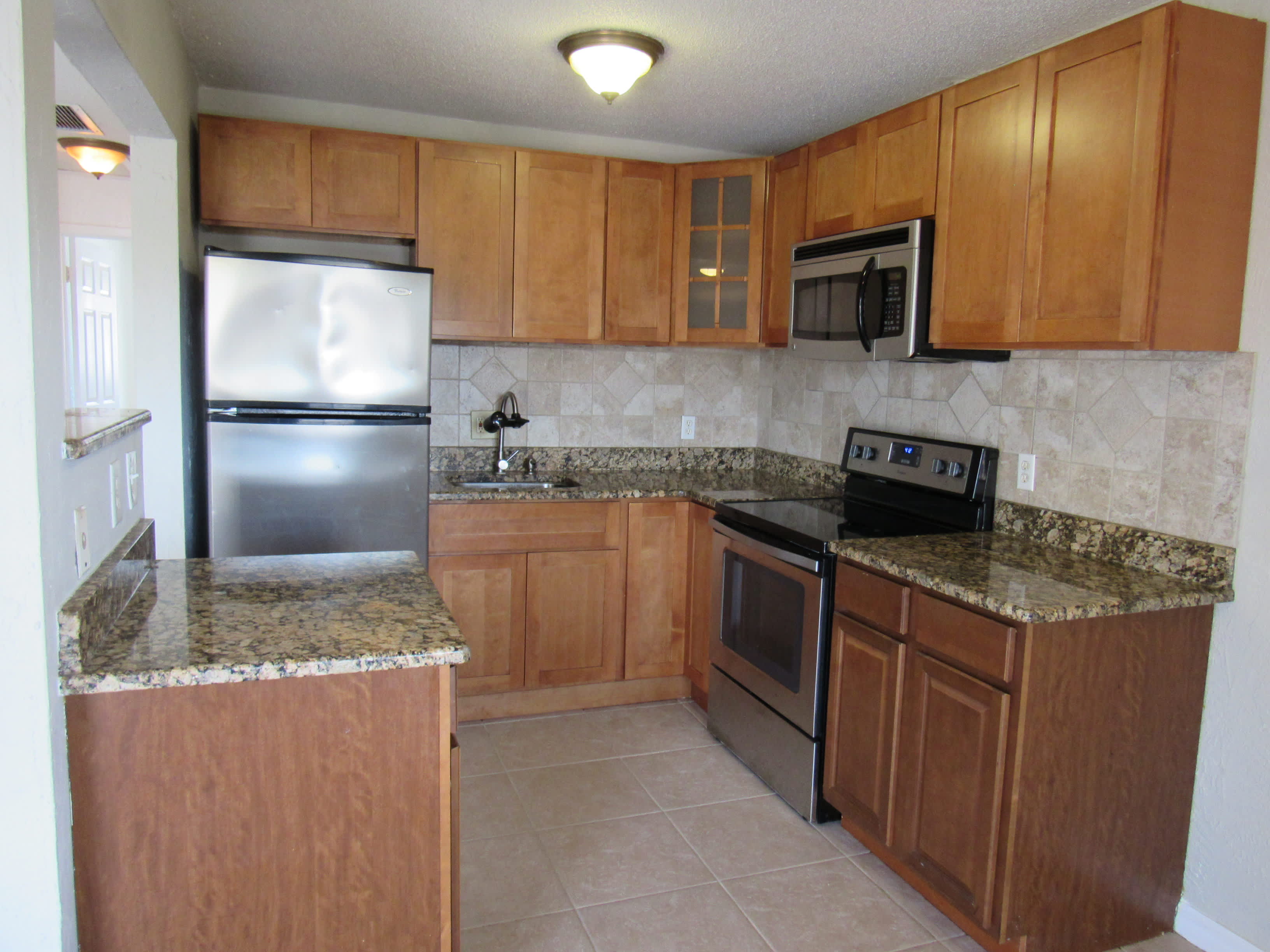 411 N Halifax Ave Apt 302 – photo 5
