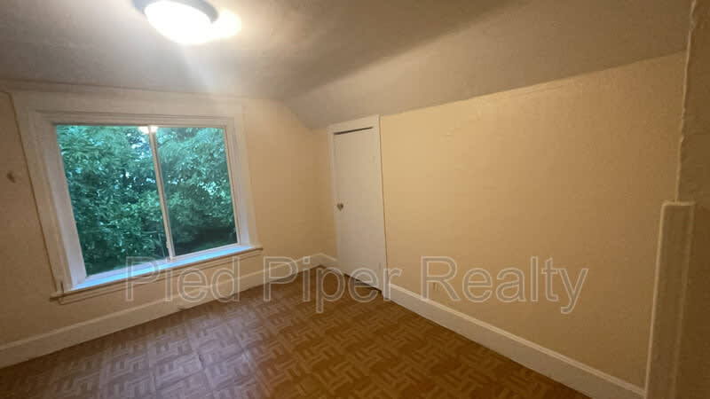 1015 S Columbia Ave – photo 2