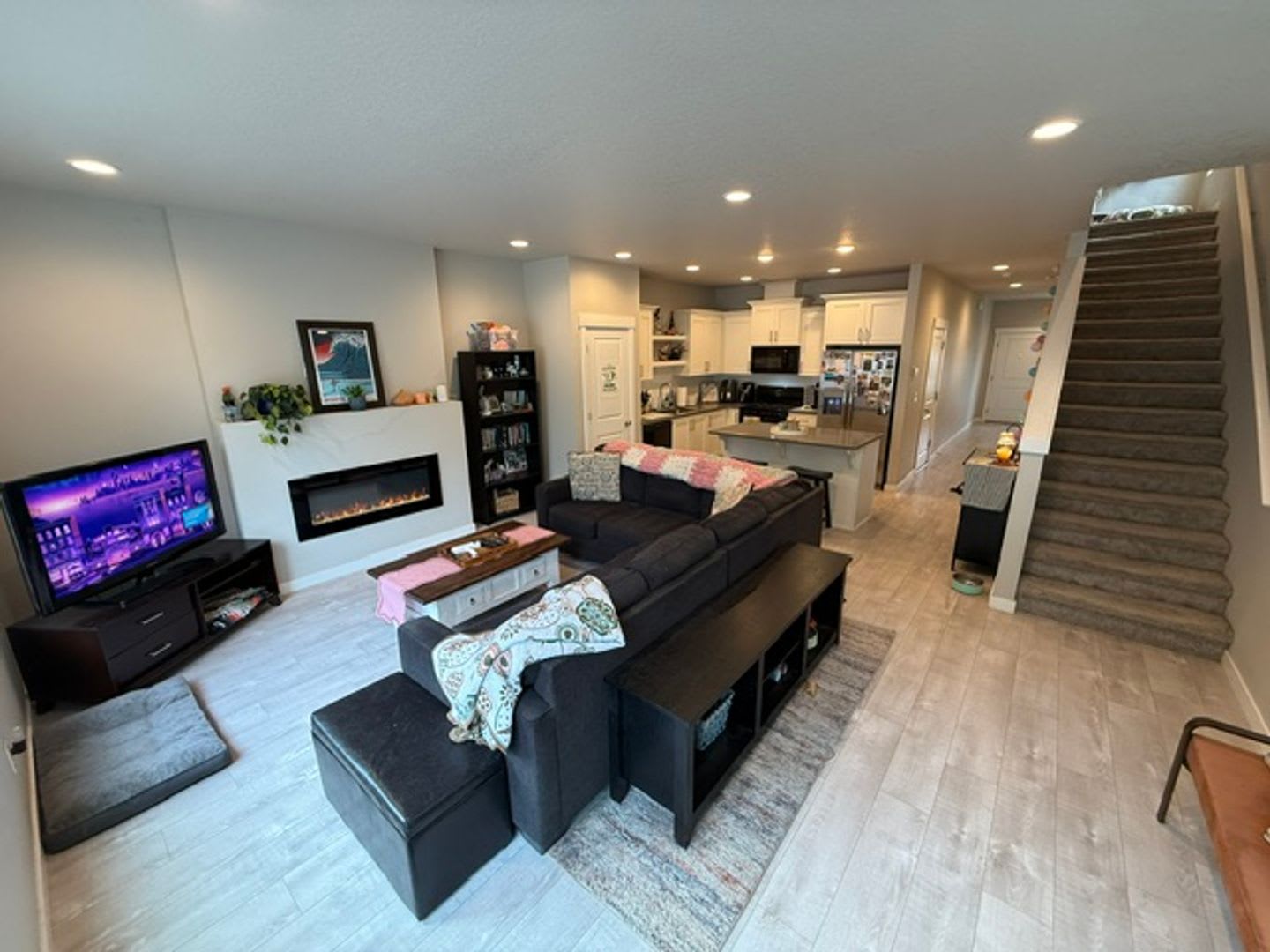 Air Conditioned 3 Bed 2.5 Bath – photo 5