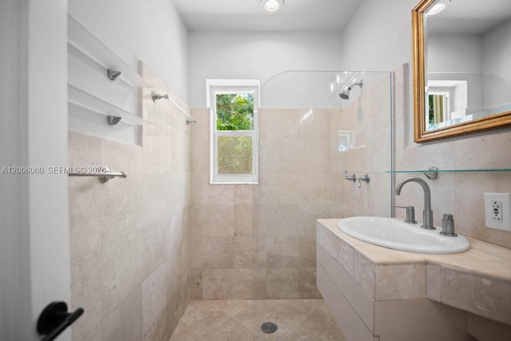 11222 Northeast 9th Avenue – photo 4