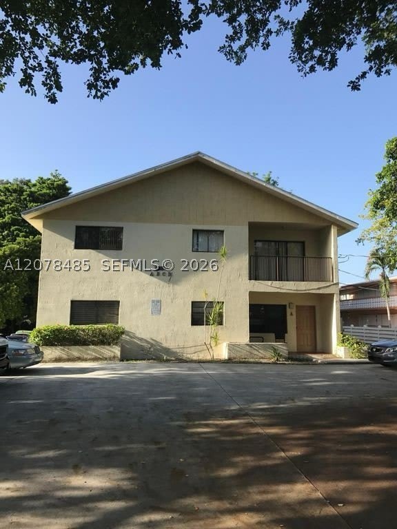 1017 SW 8th St – photo 1