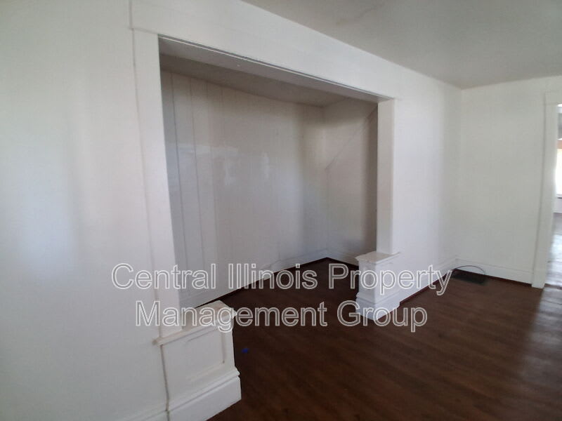 403 1/2 E. Monroe – photo 4