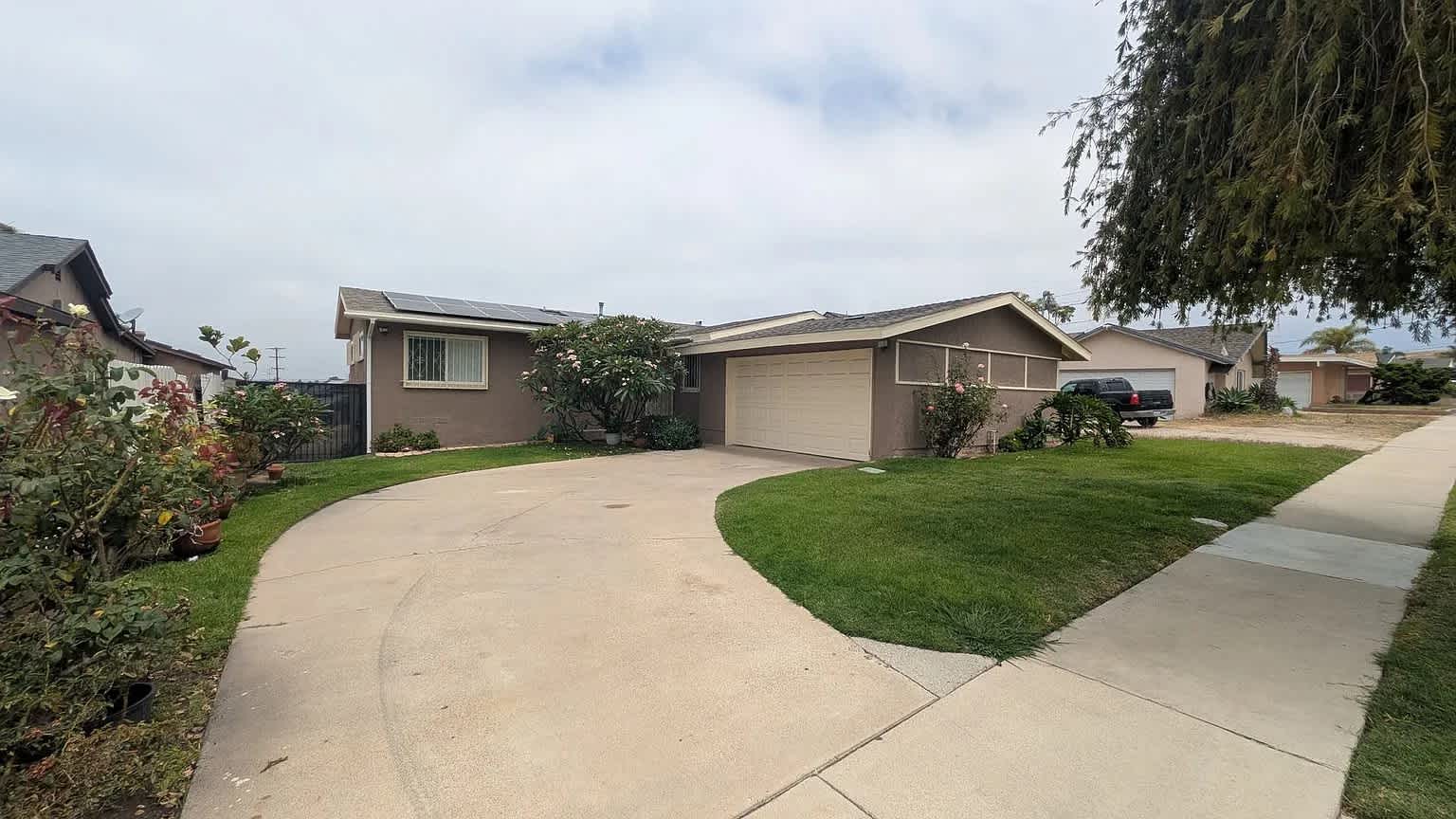 5778 Roswell St. – photo 1