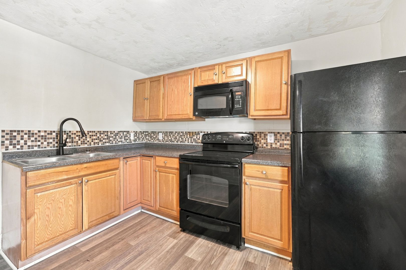 650 Alleghany Ave APT 3 – photo 3
