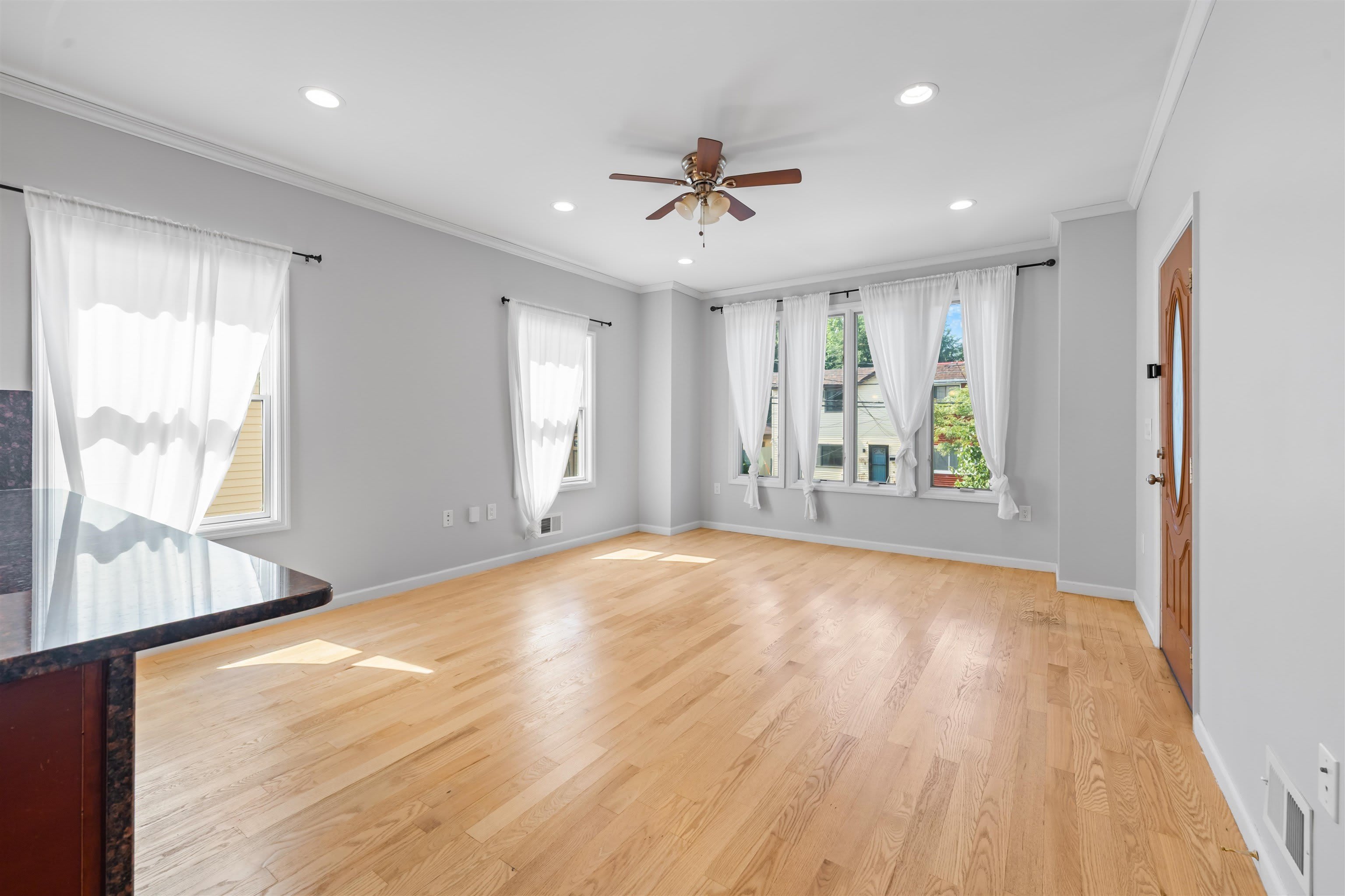108 KEARNEY AVE – photo 3
