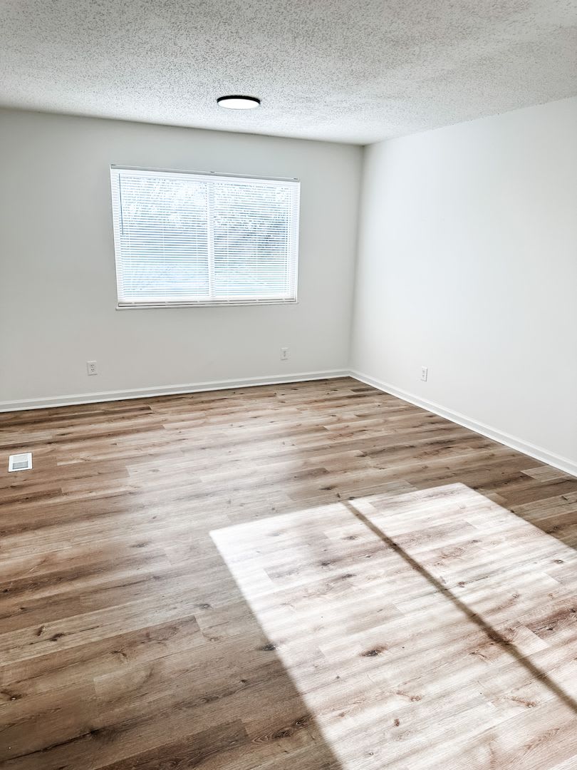 Charming Downtown Knoxville Living at 1719 Hazen Street! – photo 4