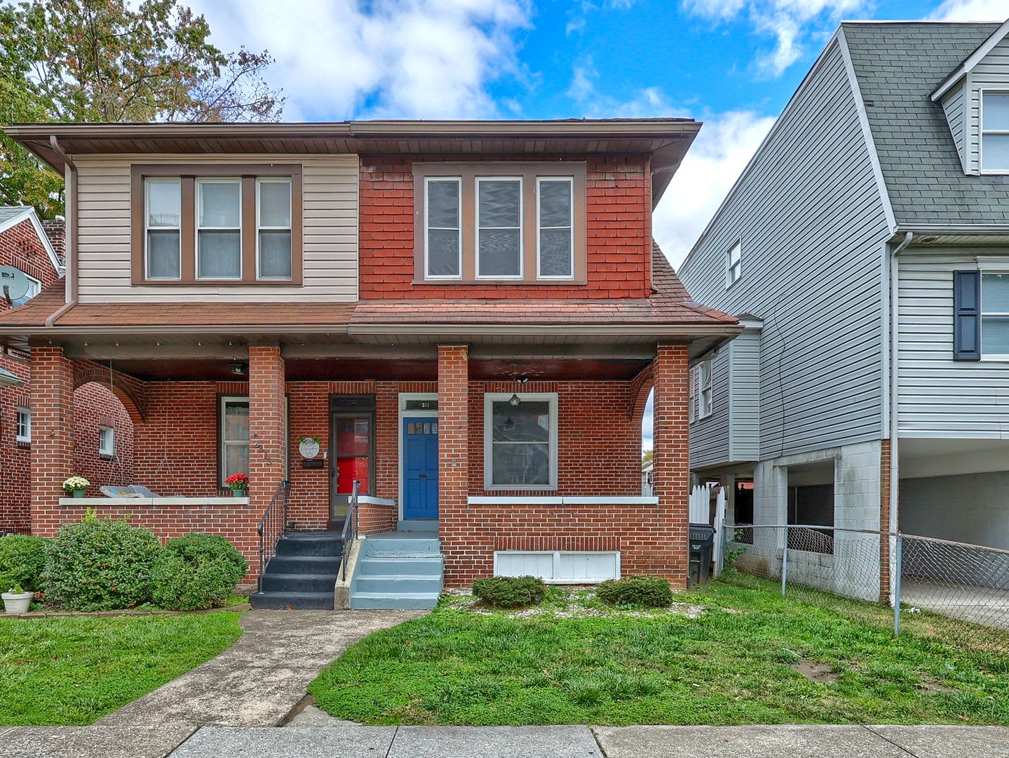 Large 3 Bedroom on 2nd St – photo 1