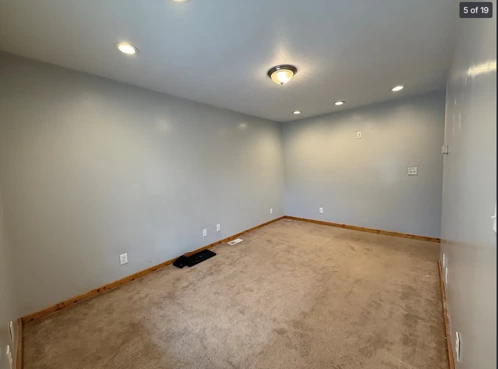 635 Valley St – photo 3