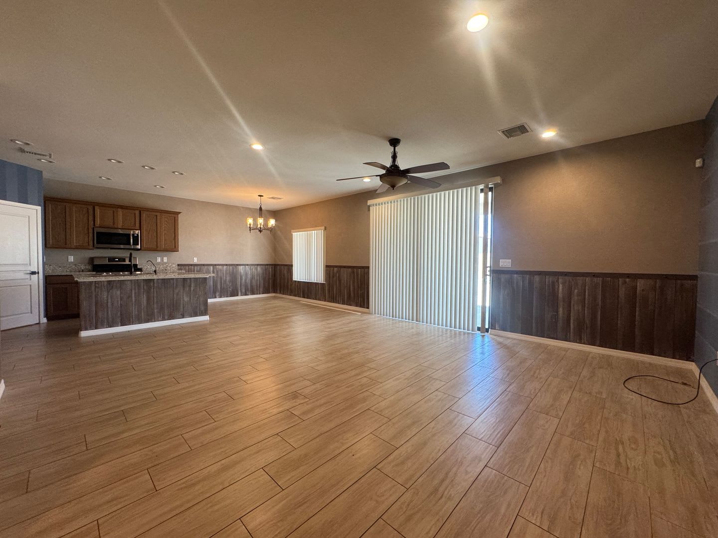 3-Bedroom Home with 50' RV Garage in Fort Mohave – photo 2