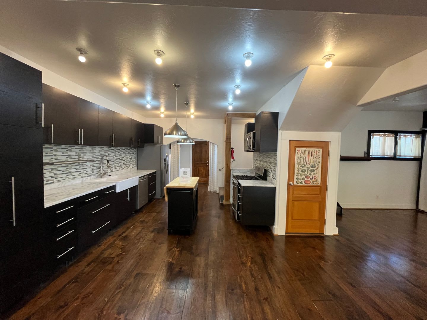 217 Nw 22. 3 bed. 2 bath, 1 car garage w/ storage – photo 5
