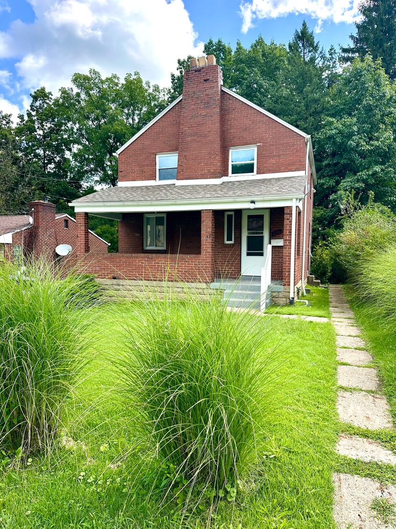 Lovely Three Bedroom Home – photo 1