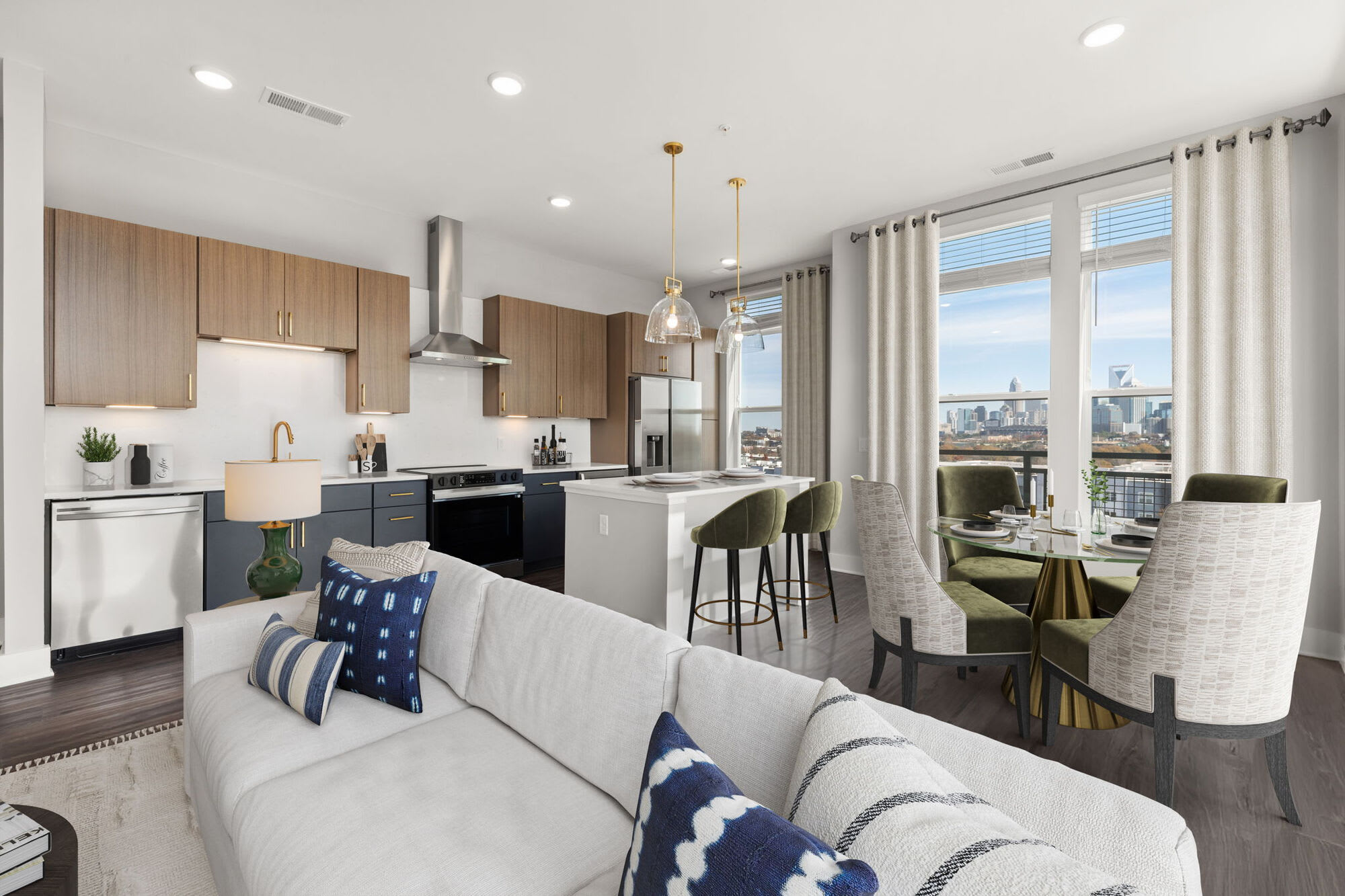 Broadstone West End – photo 1