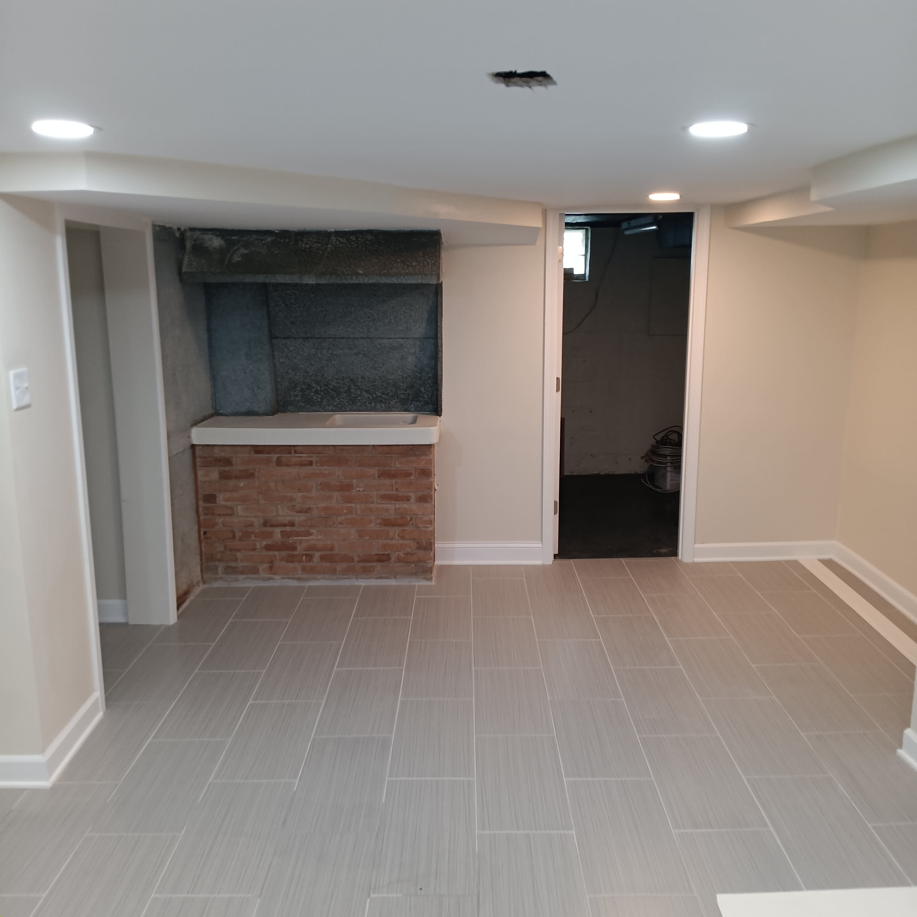 2413 Wabash Ave – photo 2