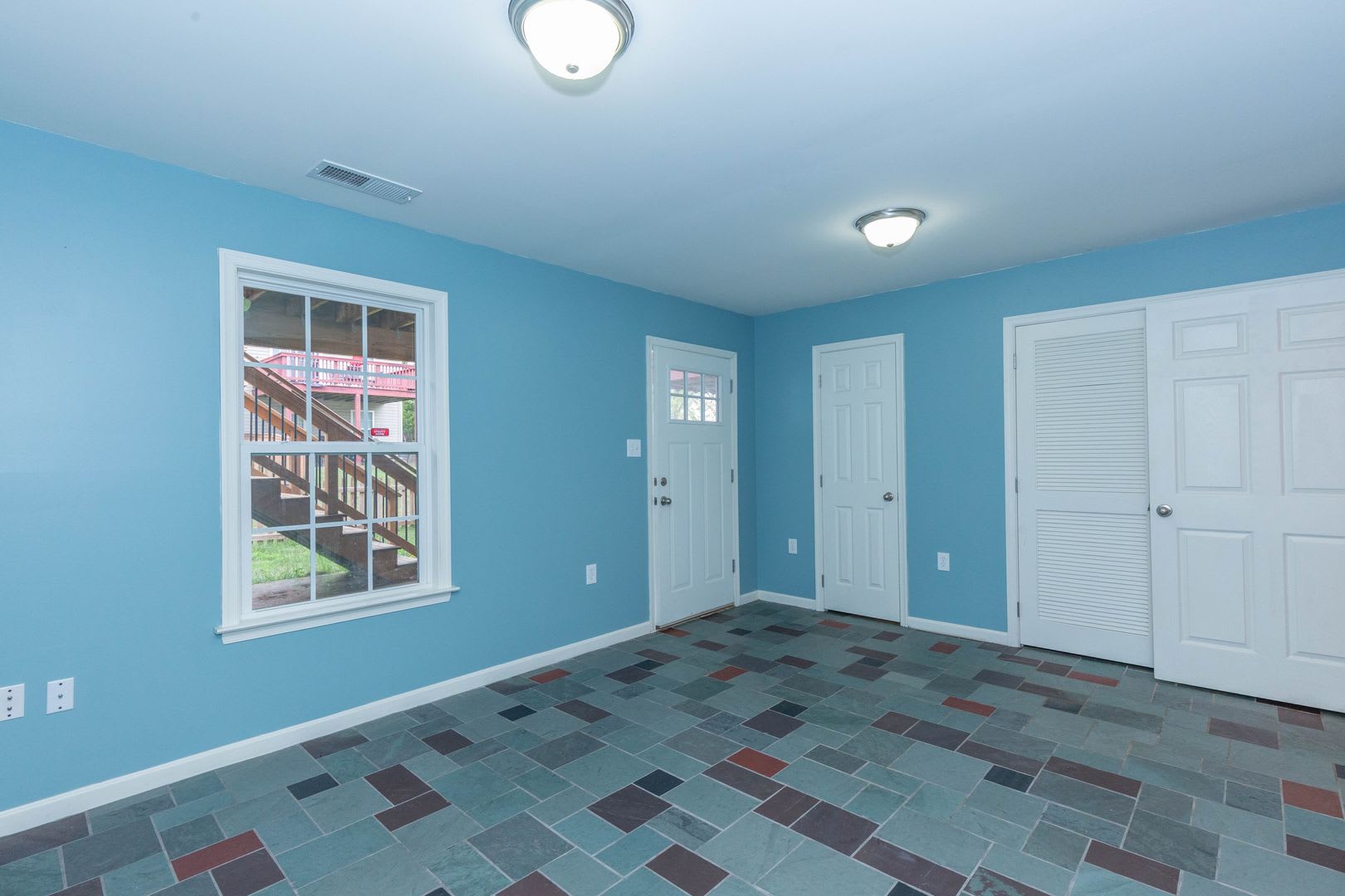 3 Bed, 2 Full/2 Half Bath, Townhome in Martinsburg, WV – photo 5