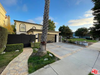 7842 West 79th Street – photo 1
