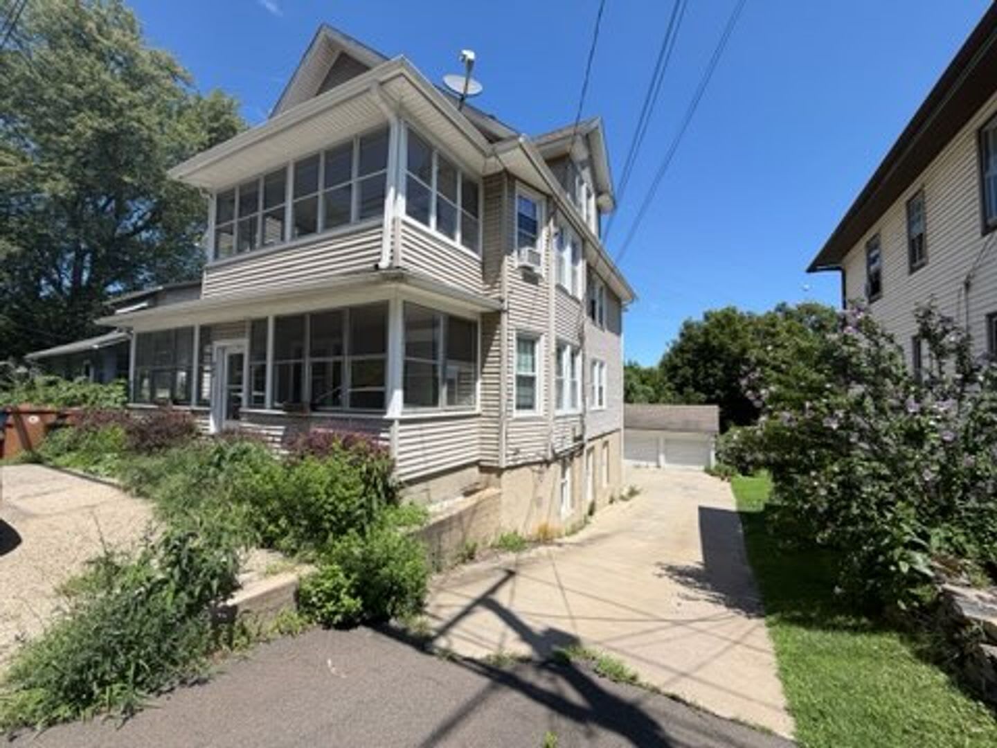 887 Howe Ave = Shelton – photo 2