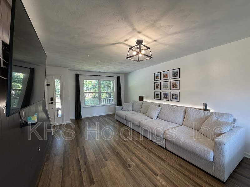 921 Tennyson Street – photo 3