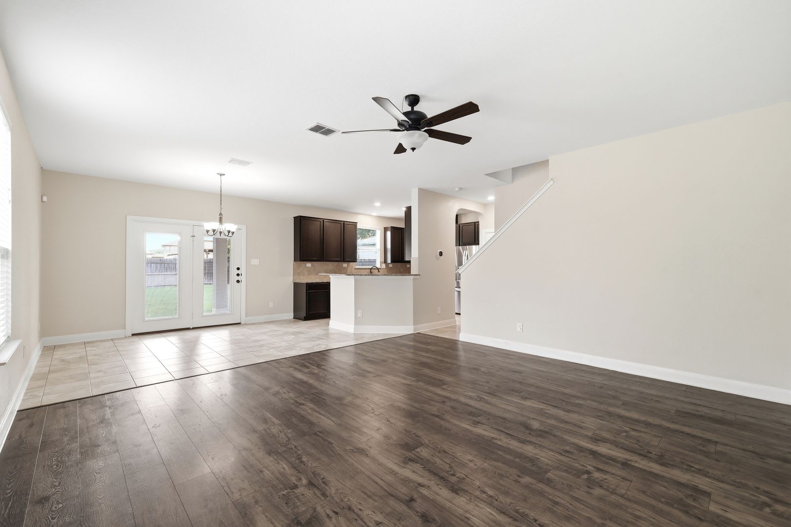 ***MOVE-IN SPECIAL: ONE WEEK FREE***Updated Two-Story Near Lackland AFB with Loft – photo 5