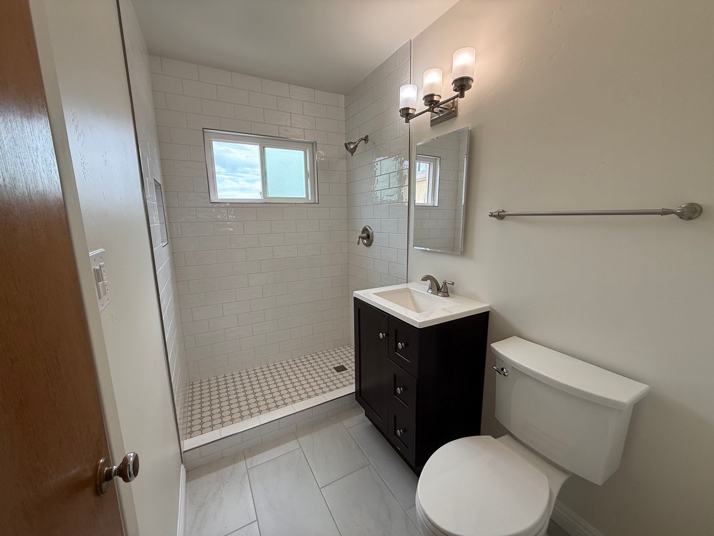 Beautifully Remodeled 1 Bedroom, 1 Bath apartment in North Park – photo 3