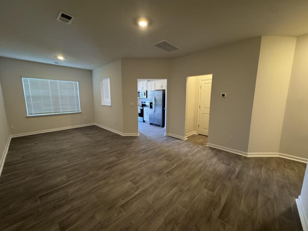 1343 Amberview Lane 1 – photo 4