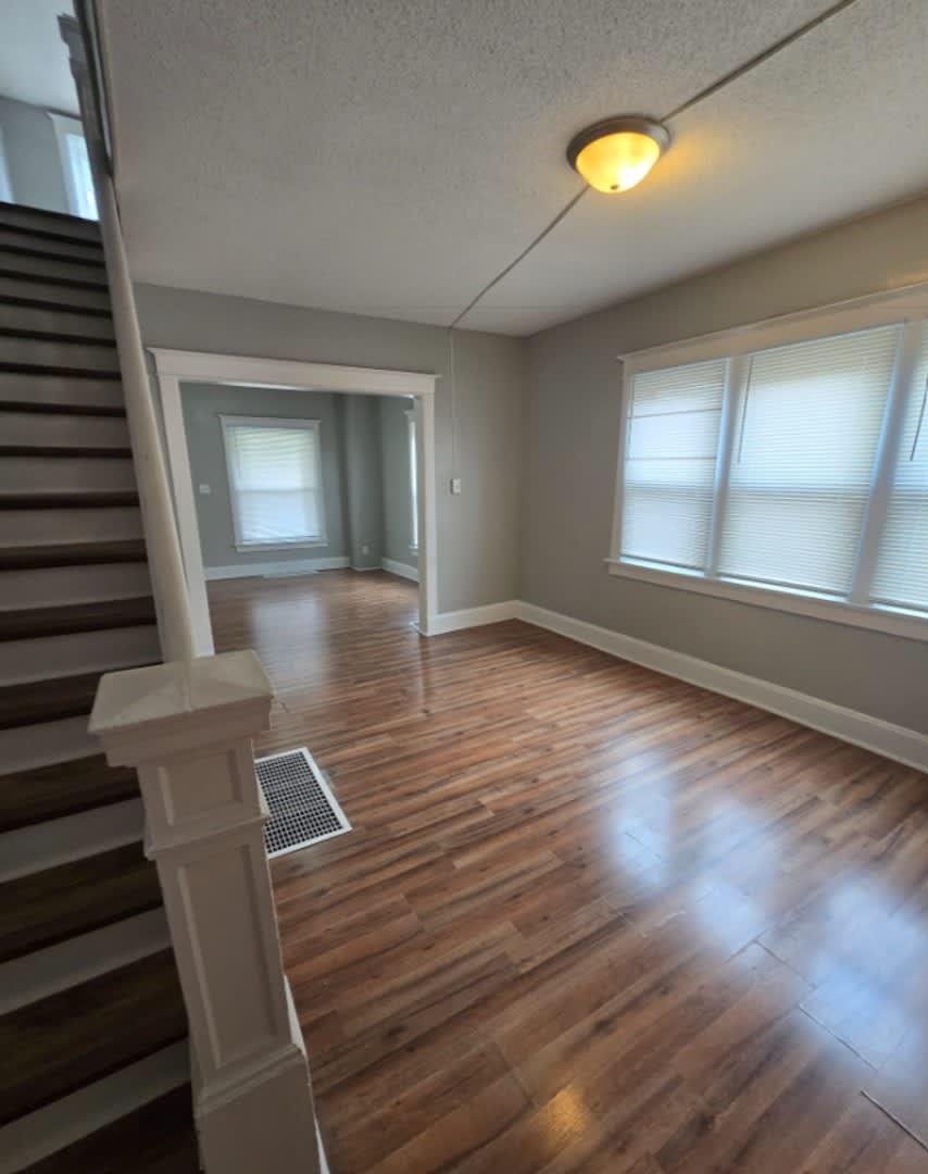Newly Updated Two Bedroom Near 10Th Sherman – photo 5