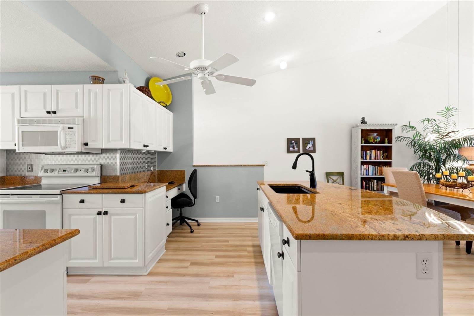6758 Fairview Terrace – photo 5