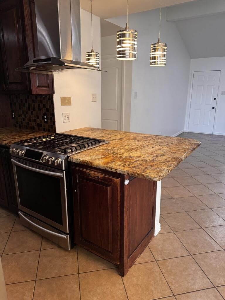 403 Crenshaw Dr – photo 3