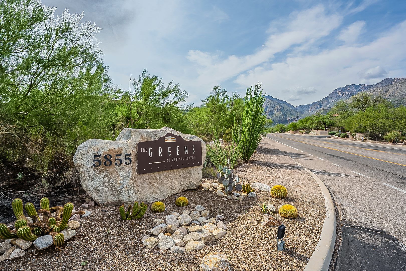 Furnished 2 Bedroom In The Greens At Ventana Canyon – photo 2