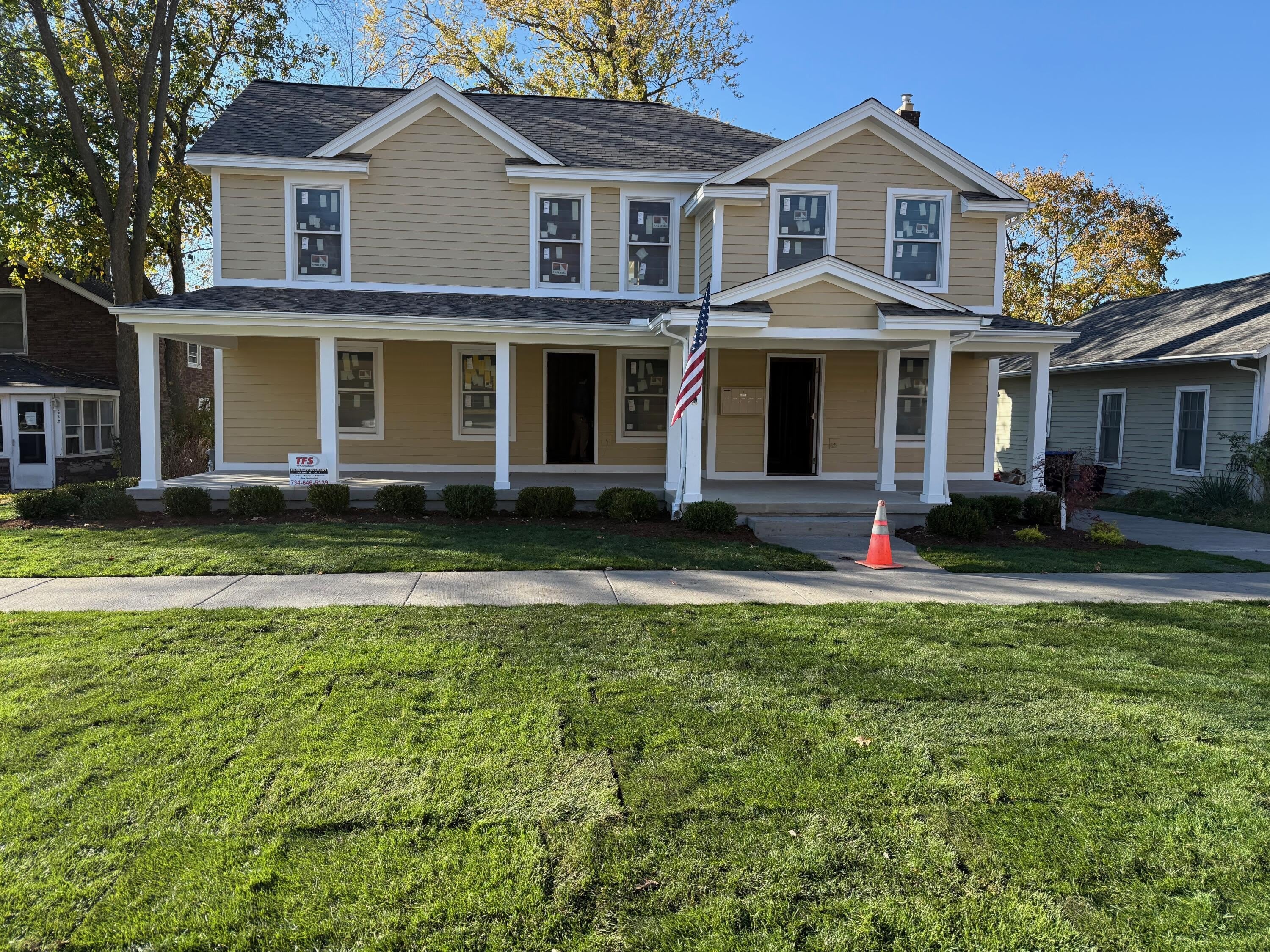 627 N River – photo 1