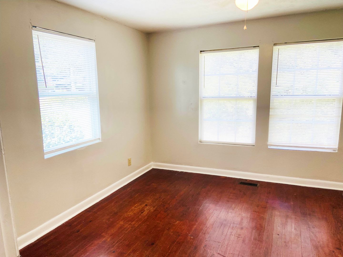 Three bedrooms/two bath House -READY NOW – photo 4