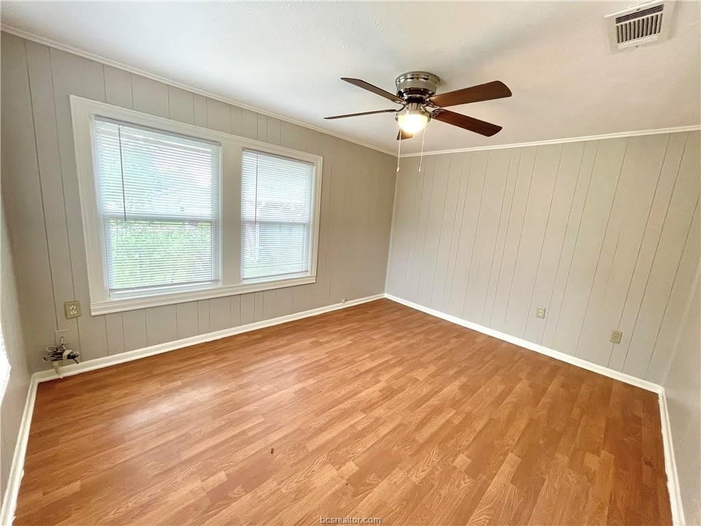 911 Bina Street – photo 2