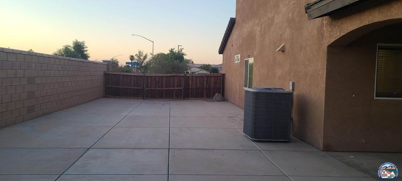 655 Las Dunas St – photo 3