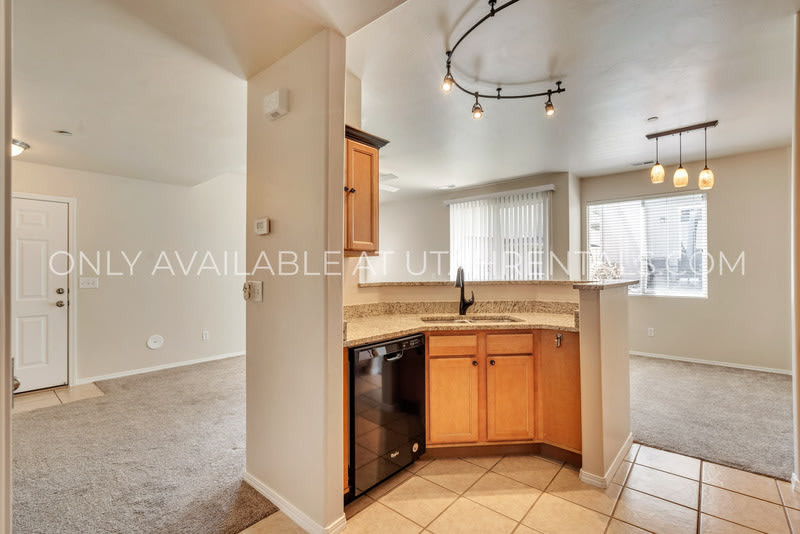 6623 W Blue Iris Dr – photo 4