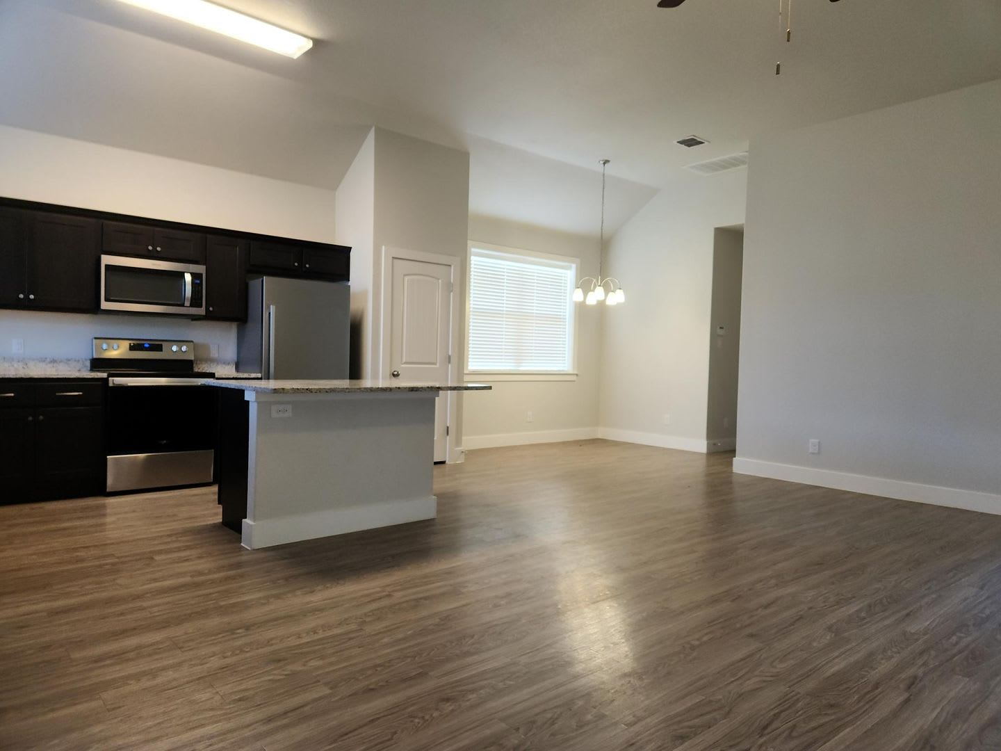 Spacious Home – photo 5