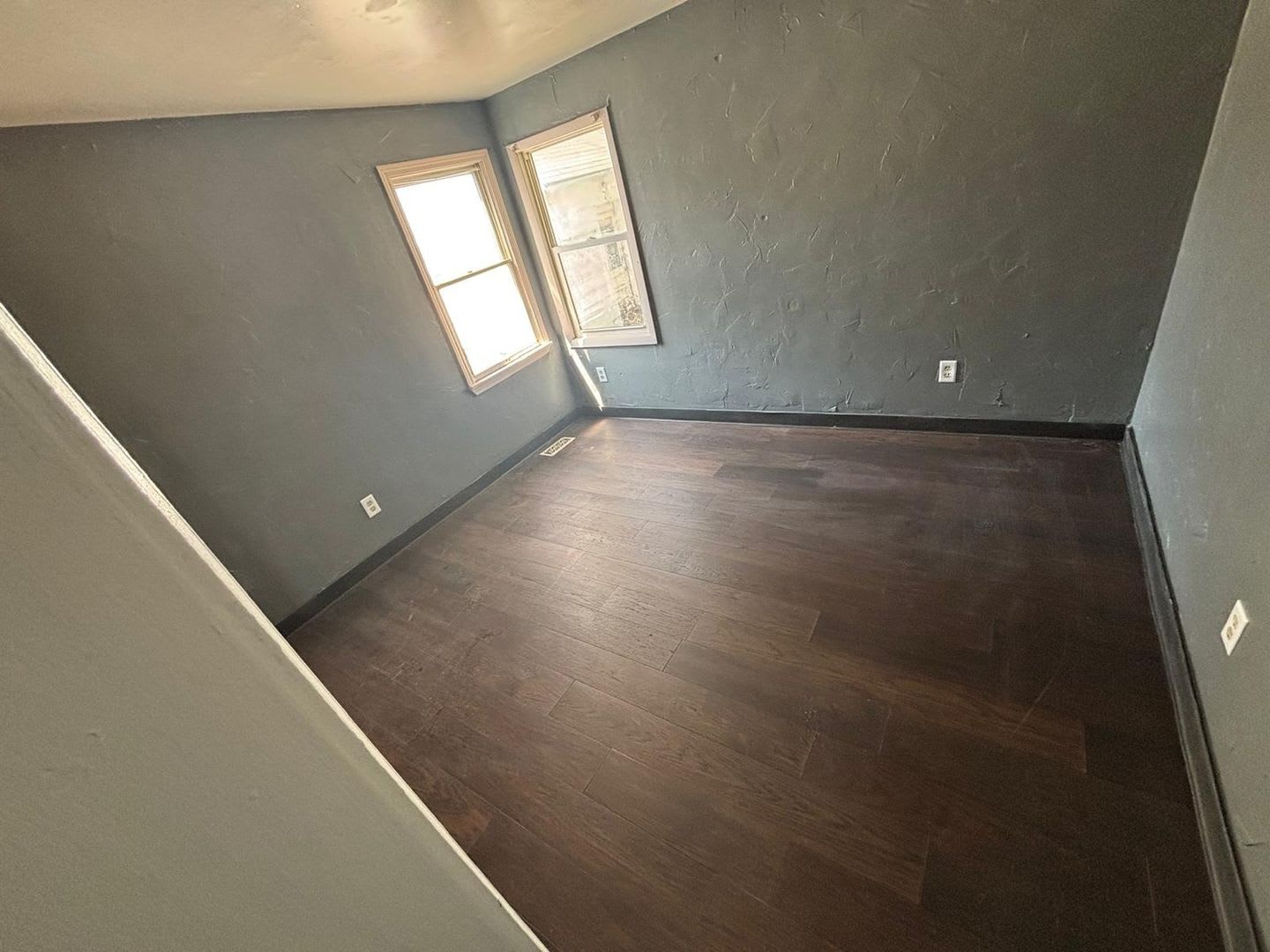 Charming 2Br House In Lansing – photo 2