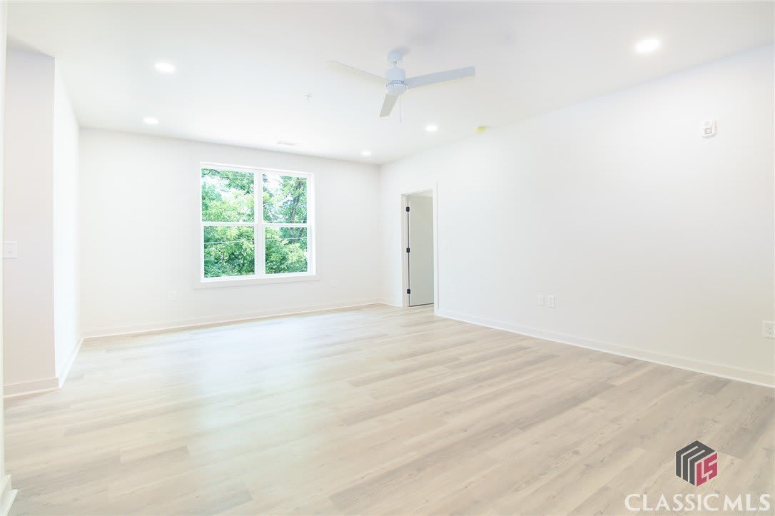 240 Martha Drive – photo 2