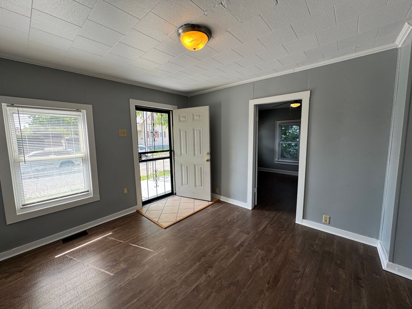 Christian Park 2 Bedroom 1 Bath – photo 4