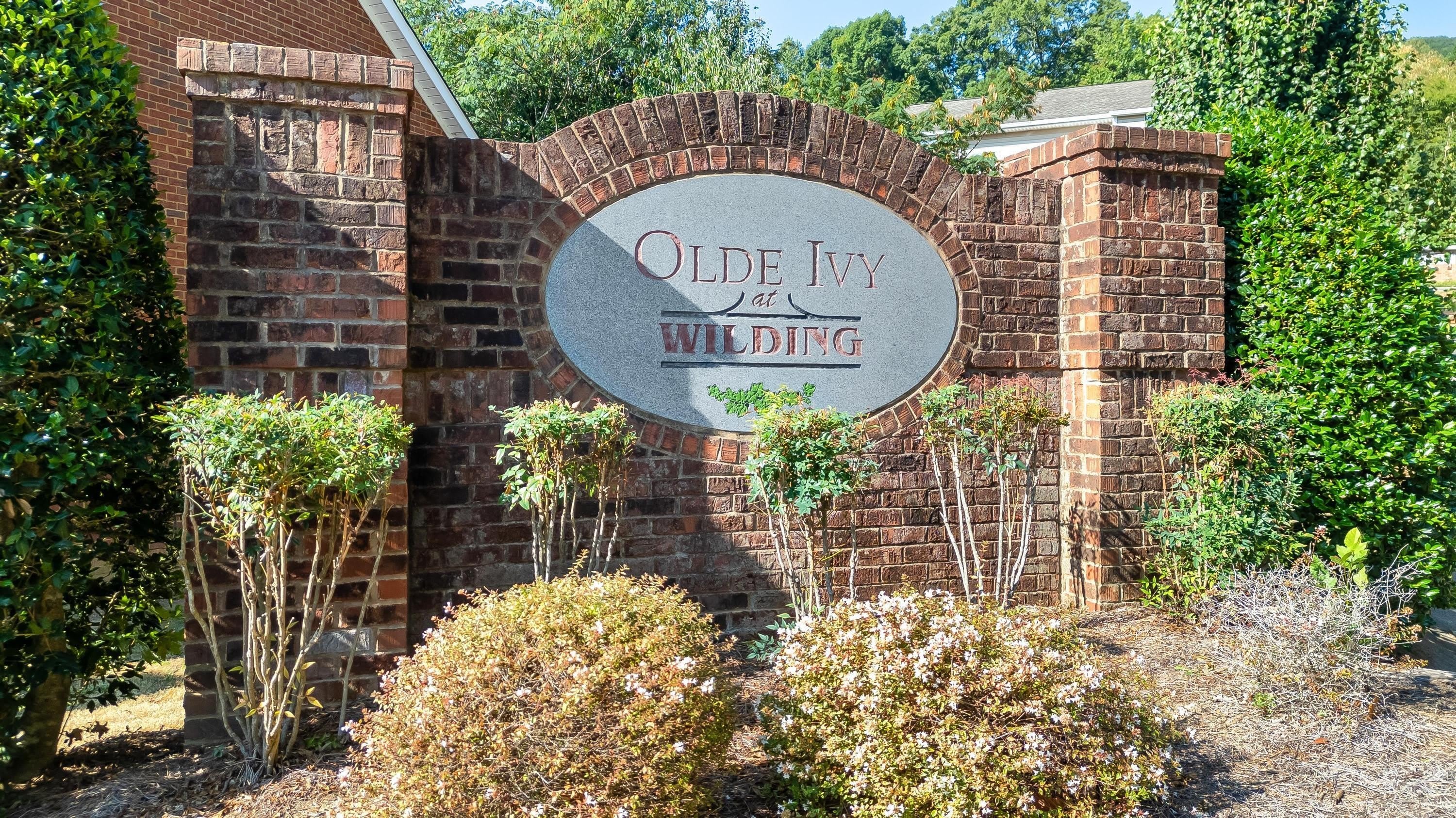 2205 Old Ivy Way – photo 3