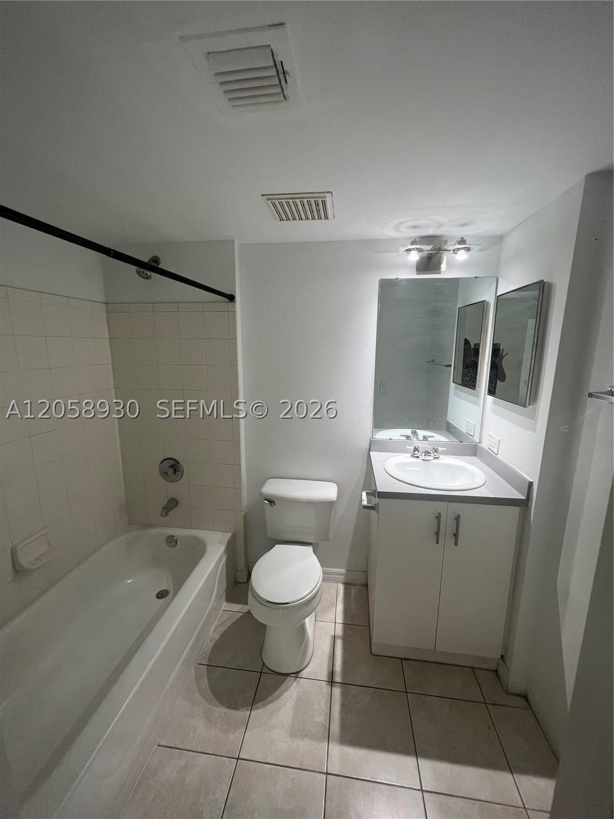 2427 Centergate Dr – photo 3