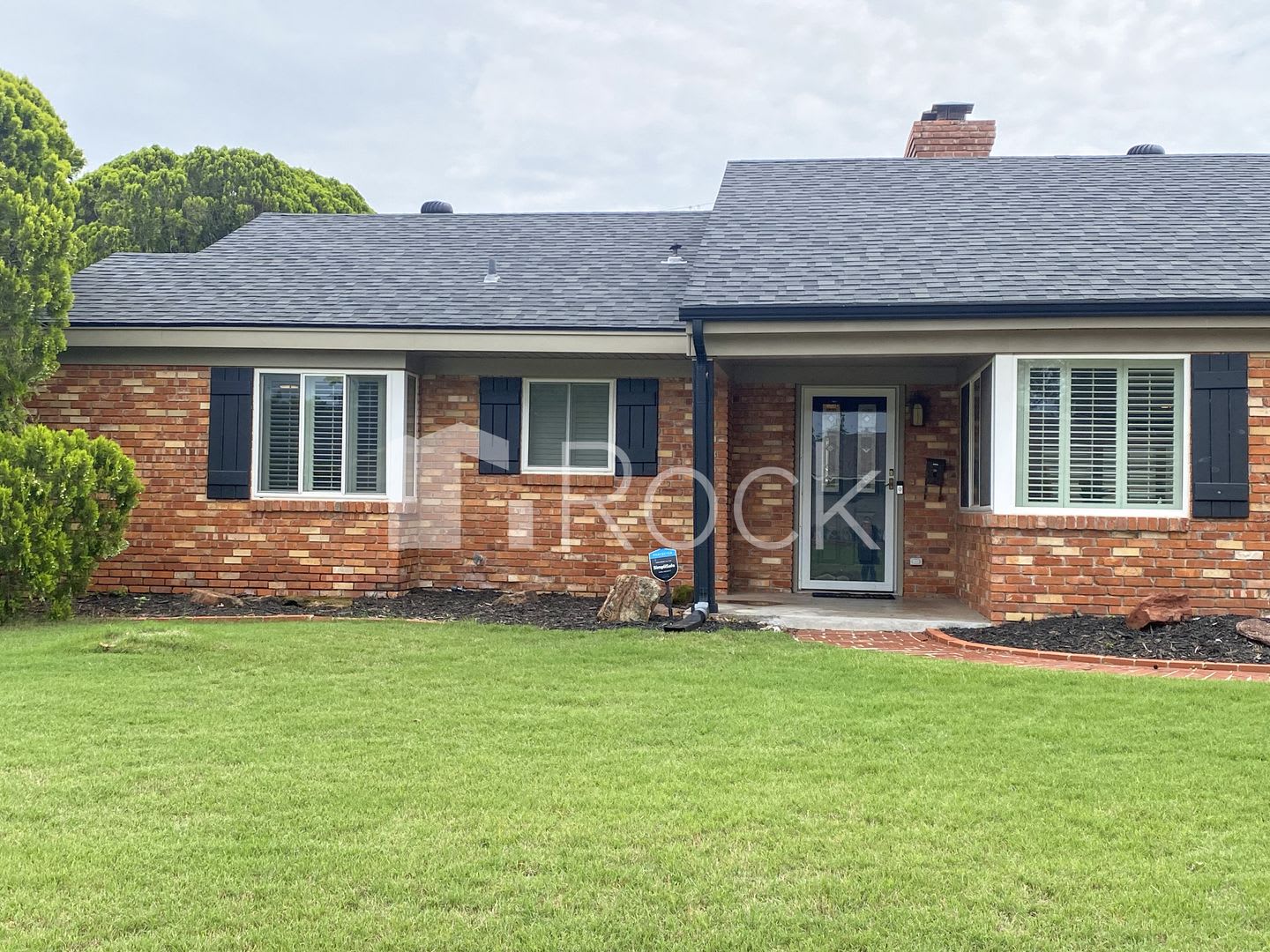 Beautiful North OKC Home with UTILITIES INCLUDED! Available Early September – photo 2