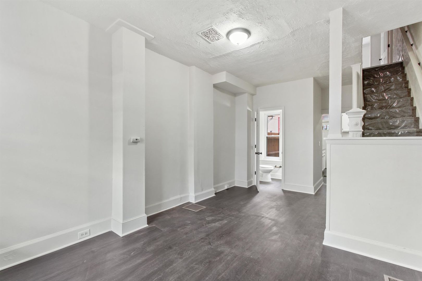 Bright 2 Bedroom, 1.5 Bath Home – photo 4