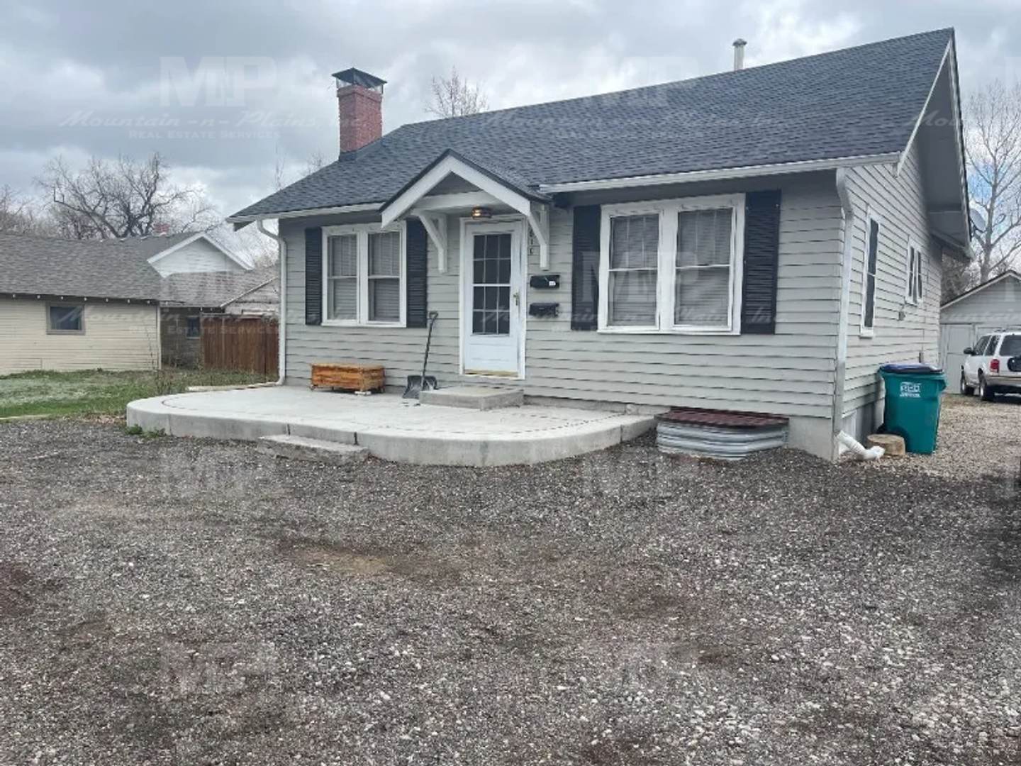 610 S. Loomis Avenue #B – photo 2
