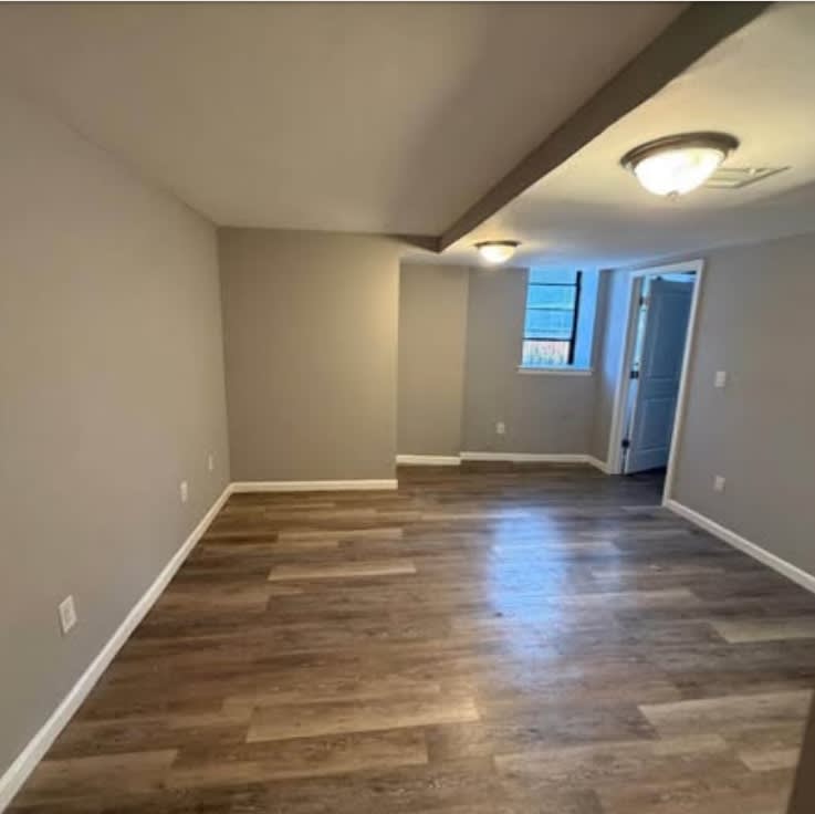 297 Hawthorne Ave – photo 1
